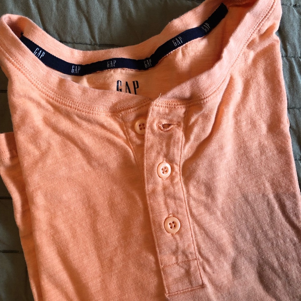 GAP Men’s Orange Henly T-Shirt